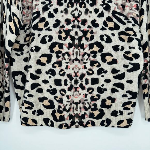 Brochu Walker 100% Cashmere Printed V-Neck Kelso Sweater Leopard Pullover - Picture 6 of 13